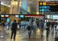 Kabut asap karhutla menyebabkan dua penerbangan dari dan menuju Bandara Soetta dibatalkan akibat gangguan jarak pandang di bandara tujuan.