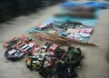 2 Anggota KKB Tewas dalam Kontak Tembak di Nduga, TNI Sita Senjata dan Uang Rp88 Juta 2 Dua anggota KKB tewas dalam kontak tembak dengan Satgas Rajawali Koops TNI Habema di Nduga. Prajurit TNI menyita senjata dan uang tunai Rp88 juta.