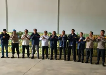 Bareskrim Polri membongkar dugaan impor ilegal 1.257 balpres pakaian bekas di Subang senilai Rp15 miliar.