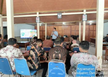 Pemkab Gunungkidul Perkuat Kapasitas Tata Kelola Pengadaan Barang dan Jasa di Kalurahan Ngeposari 14 Penyampaian Materi dan Diskusi PBJ di Desa