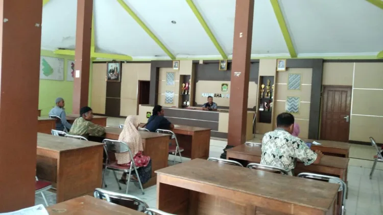 Pemdes Giripurwo Salurkan BLT Dana Desa Triwulan IV 2026 Melalui BUMDes 1 Penyaluran BLT DD Triwulan IV Tahun 2026