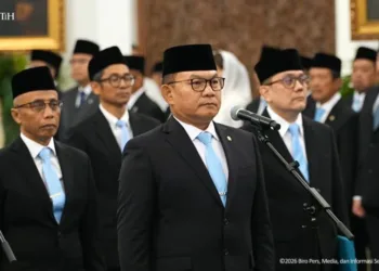 Presiden Prabowo Subianto melantik Listyo Sigit sebagai Kepala Staf Kepresidenan dan Dudung Abdurachman sebagai Menko Polkam dalam reshuffle 1 Oktober 2026.