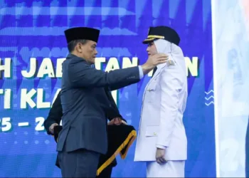 Gubernur Jawa Tengah Ahmad Luthfi melantik Mahanni Pratiwi sebagai Wabup Klaten dan menyoroti angka kemiskinan daerah yang mencapai 11 persen.