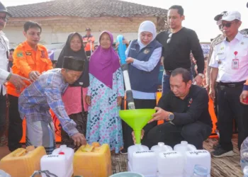 Dampak kekeringan meluas ke 70 desa di Sumenep, Gubernur Jatim Khofifah Indar Parawansa siapkan opsi pembangunan sumur bor pada awal 2027.