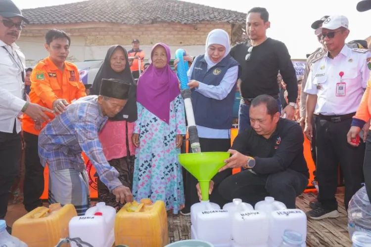 Dampak kekeringan meluas ke 70 desa di Sumenep, Gubernur Jatim Khofifah Indar Parawansa siapkan opsi pembangunan sumur bor pada awal 2027.