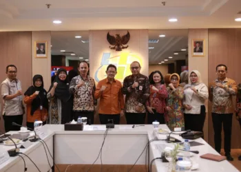 Jajaran Dinsos Kabupaten Jember, Jawa Timur, melakukan kunjungan kerja sekaligus audiensi ke Kantor BPS RI, Rabu (30/9/2026). Langkah Pemkab Jember itu sebagai upaya untuk berkonsultasi terkait penanganan kemiskinan. (Lingkar.news Network).