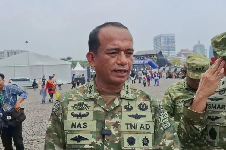 TNI Patuh Putusan MK soal Peradilan Militer, Kemenkum Mulai Kaji Revisi UU 1 TNI menyatakan tunduk pada putusan MK soal peradilan militer. Kemenkum mulai mengkaji revisi UU Nomor 31 Tahun 1997 dengan tenggat dua tahun.