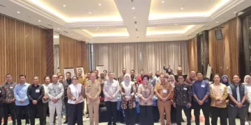 Cegah Masalah Pekerja Migran, KP2MI dan IOM Indonesia Perkuat Peran 15 Desa di NTB 4 KP2MI dan IOM Indonesia memperkuat kapasitas aparatur 15 Desa Migran EMAS di NTB untuk meningkatkan pendataan, perencanaan desa, dan pelindungan pekerja migran.