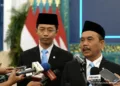 Dilantik Jadi Kepala Bakom, Syahganda Nainggolan Ungkap Pesan Khusus Presiden Prabowo 3 Usai dilantik sebagai Kepala Bakom, Syahganda Nainggolan menyebut Presiden Prabowo meminta komunikasi pemerintah menjadi alat persatuan nasional.