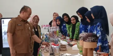 Disdik Blora mendorong pendidikan kesetaraan mengembangkan keterampilan wirausaha untuk meningkatkan kemandirian peserta didik.