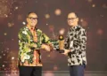 Gerakkan Aksi Tanam Pohon, Sumanto Raih Penghargaan Inisiator Merawat Pertiwi 3 Ketua DPRD Jateng Sumanto meraih penghargaan Inisiator Gerakan Merawat Pertiwi berkat gerakan Jogo Kali Merawat Bumi untuk menjaga sumber air.