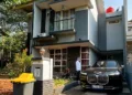 KPK menyita mobil listrik BMW usai menggeledah rumah Ashraff Abu, suami Bupati Pekalongan nonaktif Fadia Arafiq, terkait kasus dugaan TPPU.