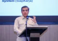 Ijazah Pekerja Tak Boleh Lagi Ditahan, Ini 13 Aturan Baru UU Ketenagakerjaan 3 UU Pelindungan Ketenagakerjaan memuat 13 aturan baru, termasuk larangan menahan ijazah pekerja, pelindungan pekerja perempuan, disabilitas, dan korban PHK.