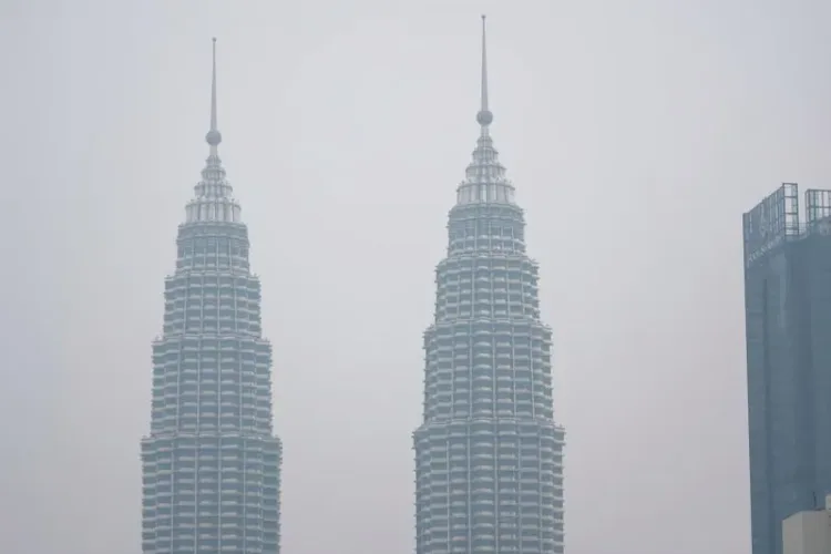 Malaysia akan membawa isu kabut asap ke forum Menlu ASEAN sebelum KTT ke-49 di Manila pada November 2026 untuk membahas mekanisme penanganan yang lebih efektif.