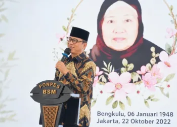 Mendes PDT Yandri Susanto menegaskan peran santri dan pesantren sebagai benteng moral bangsa di tengah krisis keteladanan pada Hari Santri Nasional 2026.