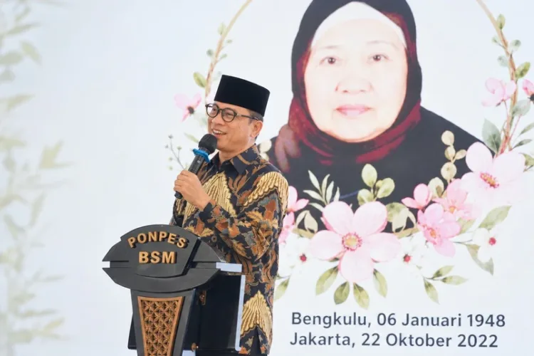 Mendes Yandri: Santri Harus Jadi Benteng Moral di Tengah Krisis Keteladanan 1 Mendes PDT Yandri Susanto menegaskan peran santri dan pesantren sebagai benteng moral bangsa di tengah krisis keteladanan pada Hari Santri Nasional 2026.