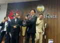 Yusril Usulkan Pulau Kosong Jadi Tempat Rehabilitasi Napi Narkoba, Libatkan TNI-Polri 2 Menko Kumham Imipas Yusril Ihza Mahendra mengusulkan pemanfaatan pulau kosong untuk rehabilitasi narapidana narkoba guna mengatasi kelebihan kapasitas lapas.