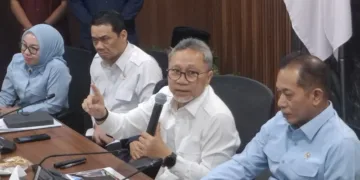Pemerintah Pantau Serentak 8.000 KDKMP Mulai 15 Oktober, Zulhas Siagakan Posko 24 Jam 4 Pemerintah mulai memantau serentak 8.000 KDKMP pada 15 Oktober 2026, Menko Pangan Zulhas menyiagakan posko 24 jam untuk mengawal kendala operasional.