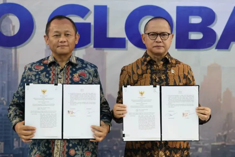 KP2MI dan Kemenperin Siapkan 1.066 Calon PMI Terampil untuk Bersaing di Pasar Kerja Global 1 KP2MI dan Kemenperin menyiapkan 1.066 calon PMI melalui program SMK Go Global dengan pelatihan berbasis permintaan serta kebutuhan dunia usaha.