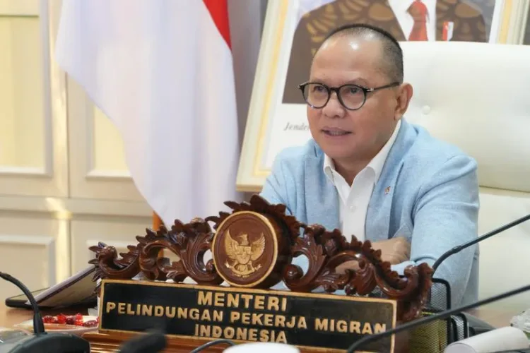 Menteri Mukhtarudin Sambut Usulan Kenaikan Batas Usia PMI di Malaysia Jadi 45 Tahun 1 Menteri P2MI Mukhtarudin menyambut usulan Malaysia menaikkan batas usia PMI jadi 45 tahun sekaligus mempercepat pembaruan MoU pelindungan kerja.