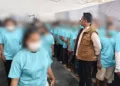 BP3MI Kepri Fasilitasi Pemulangan 117 PMI Deportasi dari Malaysia ke Batam 3 Ketibaan 117 PMI Deportasi di Pelabuhan Batam Center