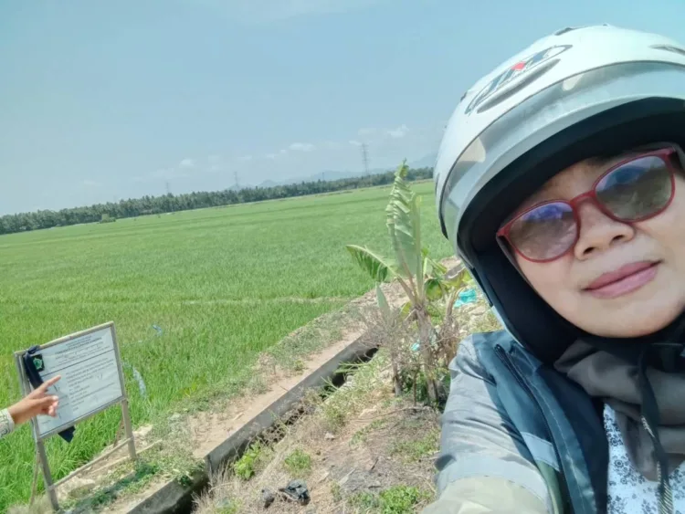 Tim Monev Kapanewon Panjatan Tinjau Pembangunan Infrastruktur Dana Desa di Kalurahan Kanoman 1 Di lokasi Pembangunan bulak Putat