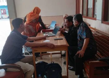Pendampingan pembelajaran mandiri e-HDW Learning.