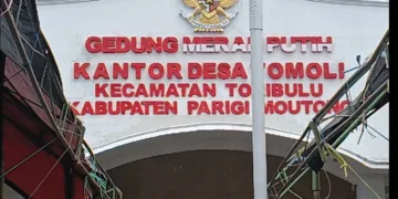 Gedung Kantor Desa Tomoli baru yang dibangun dari swadaya warga.