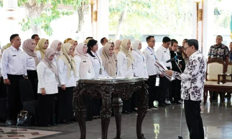 Seleksi Sekda Pati dipertanyakan setelah surat Plt Bupati Risma Ardhi Chandra bertanggal 23 Oktober 2026, sehari setelah pengumuman seleksi dimulai.
