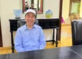 Merespons wacana pemakzulan Wapres Gibran usai putusan MK terkait syarat pendidikan, Jokowi tegaskan agar ikuti mekanisme konstitusi.