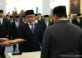 Prabowo Lantik 26 Wantimpres: Pratikno Ketua, Rocky Gerung hingga Sinta Nuriyah Jadi Anggota 3 Presiden Prabowo Subianto melantik 26 anggota Wantimpres dengan Pratikno sebagai ketua, Hatta Rajasa wakil ketua, serta Sinta Nuriyah hingga Rocky Gerung sebagai anggota.