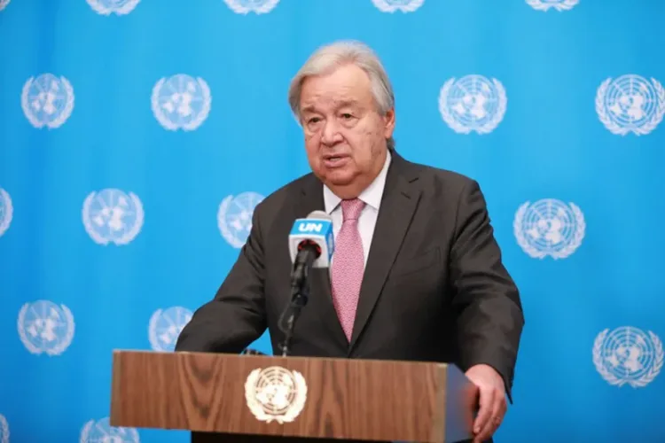 Sekjen PBB Antonio Guterres Kunjungi Indonesia, Bahas Multilateralisme dan Misi Perdamaian 1 Sekjen PBB Antonio Guterres mengunjungi Indonesia untuk membahas multilateralisme dan menghormati kontribusi pasukan perdamaian Indonesia.