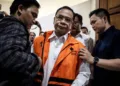 Sudewo Divonis 8,5 Tahun Penjara, Wajib Bayar Uang Pengganti Rp3,51 Miliar 13 Bupati Pati nonaktif Sudewo divonis 8,5 tahun penjara dalam perkara korupsi DJKA dan pengisian perangkat desa, serta diwajibkan membayar uang pengganti Rp3,51 miliar.