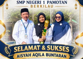 Siswi SMP Negeri 1 Pamotan, Aisyah Aqila Buntaran, meraih Juara 2 lomba pidato putri MAPSI SMP XV tingkat Kabupaten Rembang 2026.