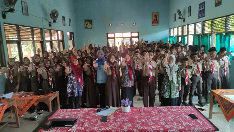 Wujudkan Sekolah Aman dan Nyaman, SMPN 2 Sulang Lantik 30 Agen Kece dan Deklarasi Antiperundungan 2 SMPN 2 Sulang melantik 30 Agen Kece dan menggelar deklarasi antiperundungan untuk mewujudkan lingkungan sekolah yang aman, nyaman, dan ramah anak.