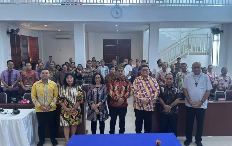 KP2MI Perkuat Ekosistem Migrasi Aman: Cegah TPPO lewat Shelter PMI dan SMK Go Global 1 KP2MI memperkuat ekosistem migrasi aman dan mencegah TPPO melalui Shelter PMI, program SMK Go Global, serta kolaborasi dengan gereja dan masyarakat.