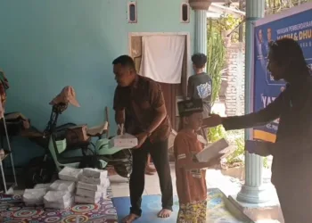 Yayasan Pemberdayaan Yatim dan Duafa Nusa Tenggara Barat (NTB) menyalurkan santunan kepada 40 anak yatim dan duafa.