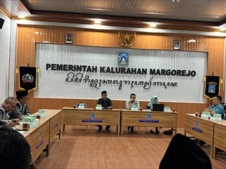 Transformasi LPMKal menjadi Tuwanggana di Kalurahan Margorejo merupakan wujud nyata pembaharuan tata kelola pemerintahan desa yang memadukan kepastian hukum Perbup Sleman Nomor 25 Tahun 2026 dengan nilai-nilai luhur kebudayaan Jawa
