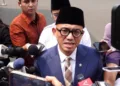 Tuai Polemik, Dua Putra Menhaj Irfan Yusuf Mundur dari Jabatan Tenaga Ahli Kemenhaj 7 Dua putra Menhaj Mochamad Irfan Yusuf, Barbarossa Muhammad Farros dan Gibran Muhammad Fawwaz, mundur dari jabatan tenaga ahli Kemenhaj setelah penunjukannya menuai polemik.