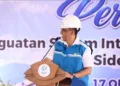Gubernur Sulteng Anwar Hafid memberikan sambutan dalam kegiatan peninjauan Penguatan Sistem Interkoneksi Sulawesi jalur Sidera–Palu di Kabupaten Sigi, Sabtu (17/10/2026). Melalui program Berani Menyala, Pemprov menarget seluruh desa bisa teraliri listrik pada 2028. (Lingkar.news Network)