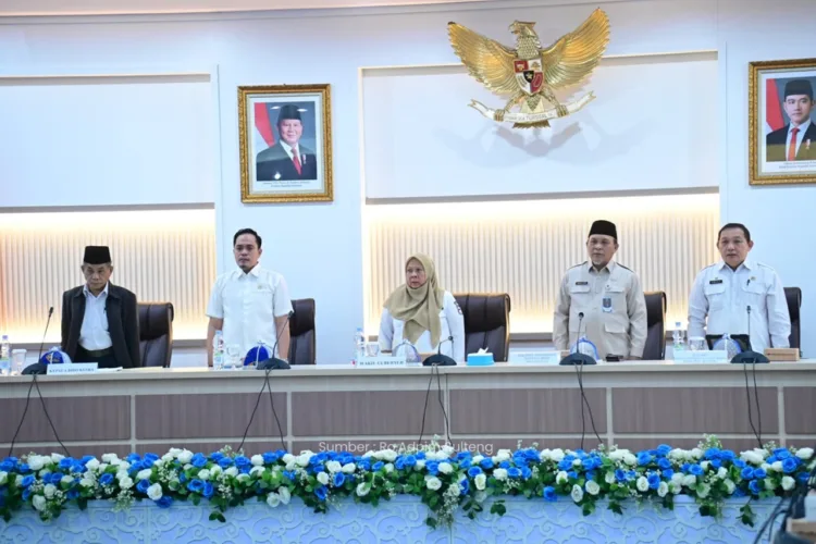 Wakil Gubernur Sulawesi Tengah Reny A. Lamadjido memimpin Rakor penyelenggaraan Haji Haji 1448 H / Tahun 2027 di Ruang Polibu Kantor Gubernur Sulawesi Tengah, Rabu (21/10/2026), yang juga membahas usulan penetapan Embarkasi Antara Sulteng.